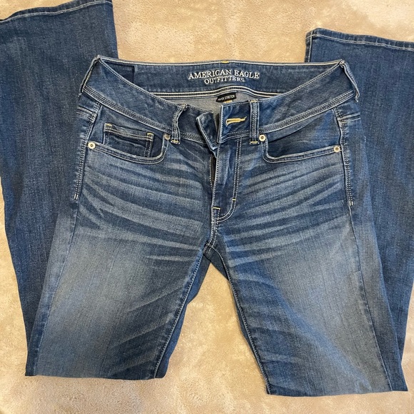 American Eagle Outfitters Denim - American Eagle outfitters super stretch jeans. Size 6